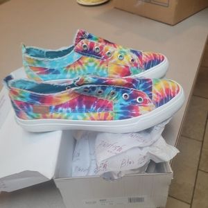 NWT Blowfish Malibu Tye Dye Slip Ons